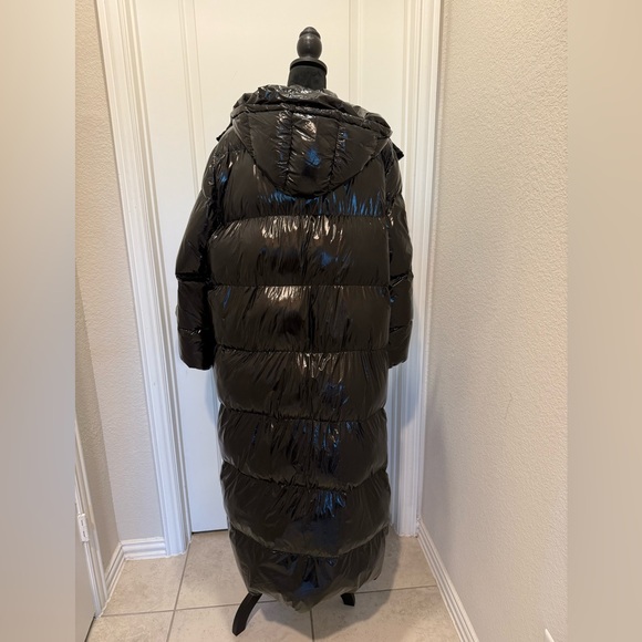 Boohoo Black Puffer Coat with Hood and Full Length Design - Picture 9 of 13